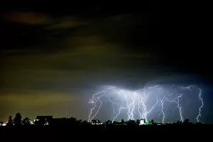 Images Dated 30th November 2010: Huge electrical storm, USA