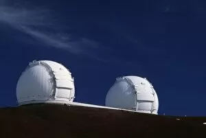 Images Dated 15th October 2002: Keck I and II observatories on Mauna Kea, Hawaii
