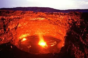 Images Dated 2nd October 2009: Lava lake, Africa