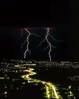 Images Dated 23rd February 2004: Lightning over Tucson, Arizona