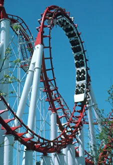 Images Dated 4th March 2003: Loop section of a rollercoaster ride