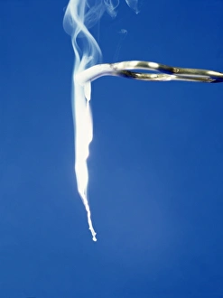 Images Dated 21st July 2003: Magnesium ribbon burning