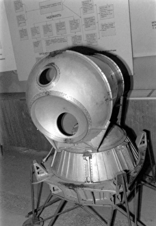 Model of proposed Soviet lunar lander C016/2717 Model of proposed Soviet lunar lander C016/2717