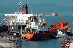 Images Dated 16th December 2008: Oil tanker