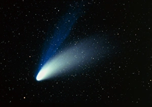 Optical image of comet Hale-Bopp in the night sky Optical image of comet Hale-Bopp in the night sky