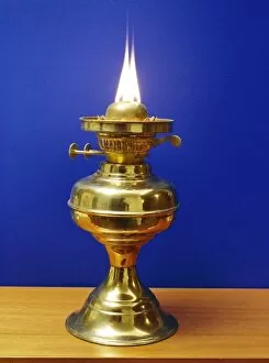 Images Dated 4th July 2003: Paraffin lamp