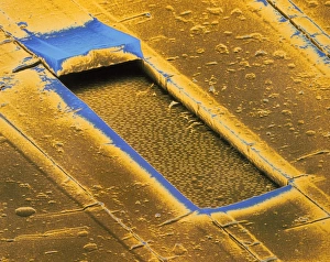 SEM of surface of cracked compact disc SEM of surface of cracked compact disc