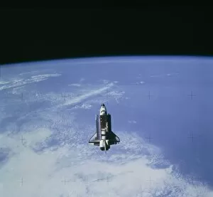Images Dated 14th June 1985: Space shuttle Challenger STS-7 orbiting Earth