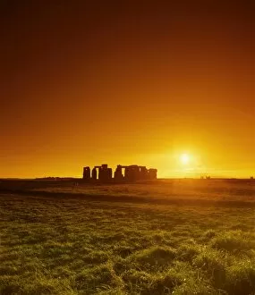 Images Dated 16th July 2003: Stonehenge at sunset