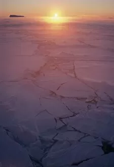 Images Dated 15th April 2004: Sunset in Antarctica