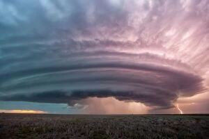 Cloudy Gallery: Supercell thunderstorm, Kansas, USA C017 / 8422