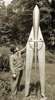 Images Dated 23rd December 2004: Tiling rocket, 1932