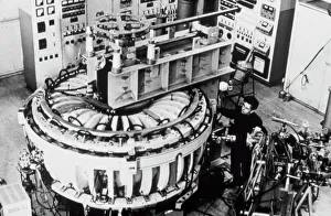 Images Dated 21st November 2002: Tokamak-6 fusion research reactor, Kurchatov Inst