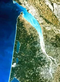 Images Dated 18th November 1997: True-colour satellite image of Bordeaux, France