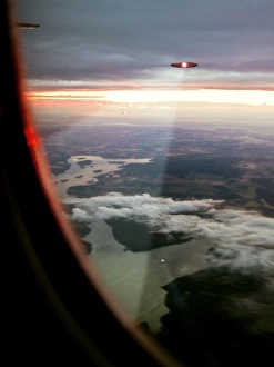Flying Saucers Gallery: UFOs scanning an aircraft