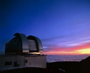 Images Dated 17th October 2003: United Kingdom Infrared Telescope on Mauna Kea
