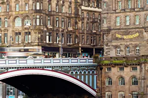 Scotland, Edinburgh, Edinburgh City. The Scotsman Building alongside the North Bridge Scotland, Edinburgh, Edinburgh City. The Scotsman Building alongside the North Bridge