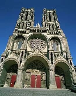 The 12th century cathedral of Notre Dame at Laon, Aisne, Picardie, France, Europe