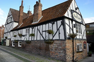Pubs Gallery: The 13th century half-timbered Red Lion public house, Merchant Place, York, Yorkshire, England