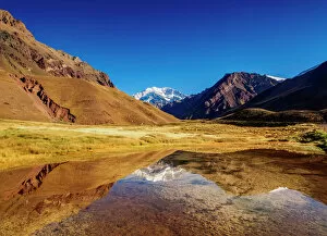 Argentina Gallery: Aconcagua Mountain reflecting in the Espejo Lagoon, Aconcagua Provincial Park, Central Andes