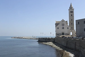 Adriatic Sea Gallery: The Adriatic Sea, harbour wall and Cathedral of St. Nicholas the Pilgrim (San Nicola