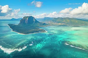 Aerial view of Le Morne Brabant and the Underwater Waterfall optical illusion Aerial view of Le Morne Brabant and the Underwater Waterfall optical illusion