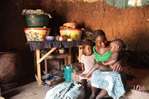 An African mother and her children, Tori, Benin, West Africa, Africa