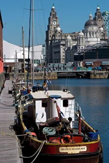 Images Dated 24th June 2009: Albert Dock, with view of the Three Graces (riverfront buildings) behind
