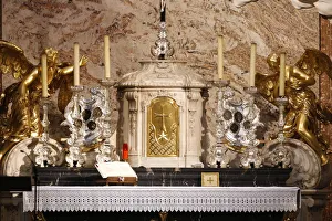 Altar and tabernacle, Karlskirche (St. Charless Church), Vienna, Austria, Europe Altar and tabernacle, Karlskirche (St. Charless Church), Vienna, Austria, Europe