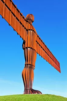 Looking Up Gallery: The Angel of the North sculpture by Antony Gormley, Gateshead, Newcastle-upon-Tyne
