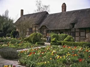 Images Dated 14th June 2010: Anne Hathaways Cottage, birthplace and childhood home of Shakespeares future wife