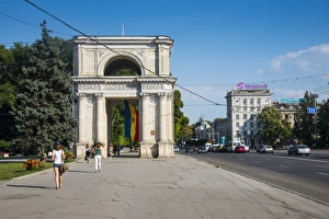 Arc de Triomphe in the center of Chisinau, Moldova, Europe Arc de Triomphe in the center of Chisinau, Moldova, Europe
