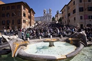 Images Dated 31st March 2011: Barcaccia fountain, Spanish Steps and Piazza di Spagna, Rome, Lazio, Italy, Europe