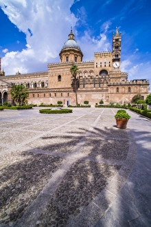 Baroque building of Duomo di Palermo (Palermo Cathedral Baroque building of Duomo di Palermo (Palermo Cathedral