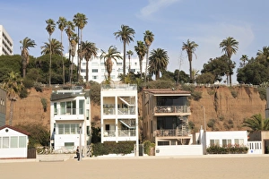Beach houses, Santa Monica, Promenade, Los Angeles, California, USA Beach houses, Santa Monica, Promenade, Los Angeles, California, USA
