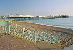 Brighton Gallery: Beach and Palace pier, Brighton, East Sussex, England, UK, Europe