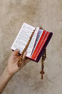 Images Dated 18th September 2007: Bible and rosary