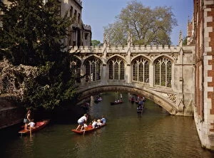 Bridge of Sighs over the River Cam at St. Johns College, built in 1831 to link New Court to the older part of