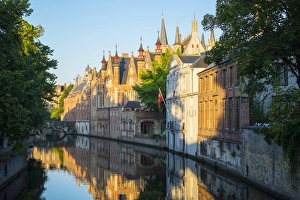 Vlaanderen Gallery: Brugse Vrije and buildings along the Groenerei canal at dawn, Bruges (Brugge), West Flanders