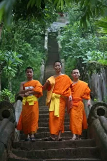 Images Dated 3rd August 2006: Buddhist monks, Luang Prabang, Laos, Indochina, Southeast Asia, Asia