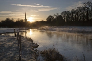 Burford church and River Windrush on frosty winter morning, Burford, Cotswolds Burford church and River Windrush on frosty winter morning, Burford, Cotswolds