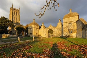 Campden House gatehouse and St. James Church, Chipping Campden, Cotswolds, Gloucestershire Campden House gatehouse and St. James Church, Chipping Campden, Cotswolds, Gloucestershire