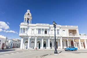 Casa de Cultura in the Palacio Ferrer from Plaza Jose Marti, Cienfuegos Casa de Cultura in the Palacio Ferrer from Plaza Jose Marti, Cienfuegos