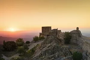 Castles Gallery: The castle at Marvao, a dramatic Portuguese medieval hill-top village bordering Spain