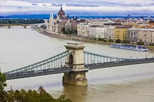 Images Dated 21st July 2012: Chain bridge across the River Danube, Budapest, Hungary, Europe