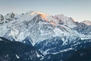 Freezing Gallery: Chamonix-Mont-Blanc, Chamonix, Haute Savoie, French Alps, France, Europe