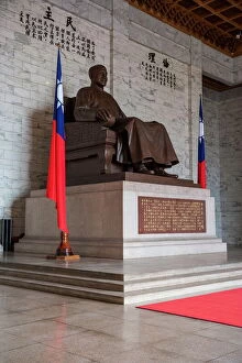 Taiwan Collection: Chiang Kai-Shek statue in the Chiang Kai-Shek Memorial Hall, Taipei, Taiwan, Asia