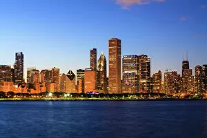 Images Dated 23rd September 2012: Chicago skyline and Lake Michigan at dusk, Chicago, Illinois, United States of America