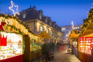 Christmas Market in Balliz, Thun, Jungfrau region, Bernese Oberland, Swiss Alps, Switzerland Christmas Market in Balliz, Thun, Jungfrau region, Bernese Oberland, Swiss Alps, Switzerland