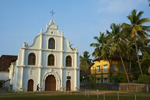 Images Dated 8th January 2012: Church of our Lady of Hope, Vypin Island, Cochin, Kerala, India, Asia